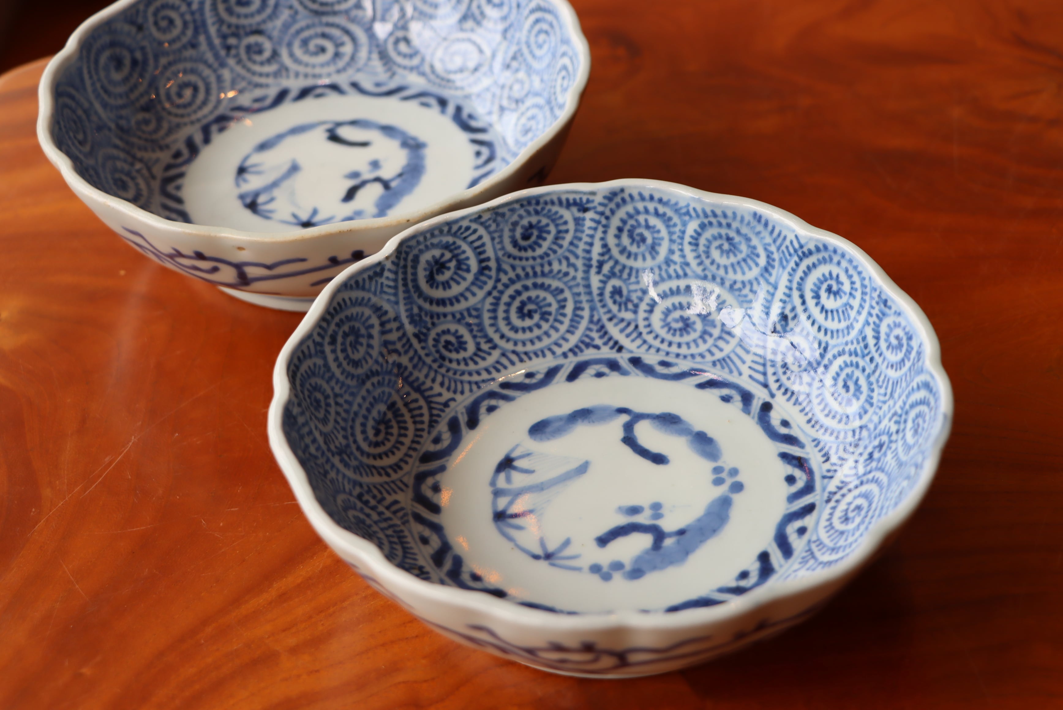 古伊万里色絵唐草花草文変形皿