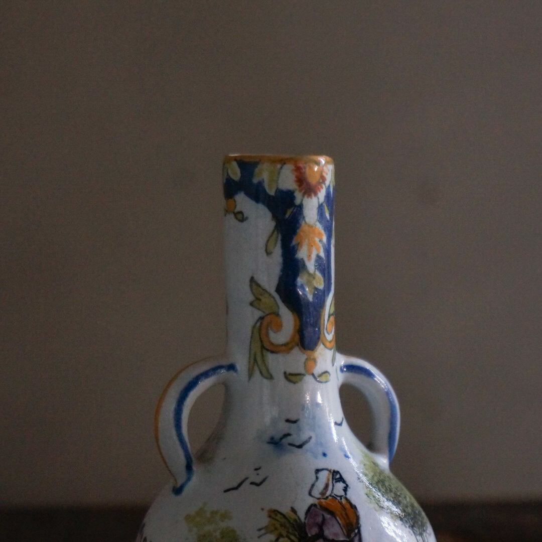 古いフランスの陶器花瓶