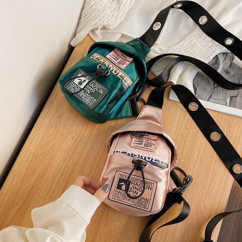 insスーパーファイヤースモールバッグウエスタンスタイル女性2020人気の新しい流行のファッションワイルドクロスボディチェストバッグネットレッドスモールサッチェル 手作りハンドバック84469780545