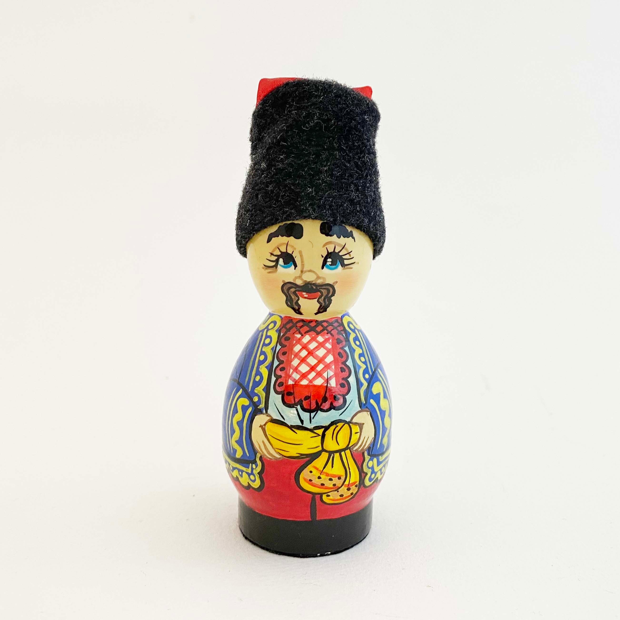 ウクライナの民族木人形（男性 / 水玉ベルト）