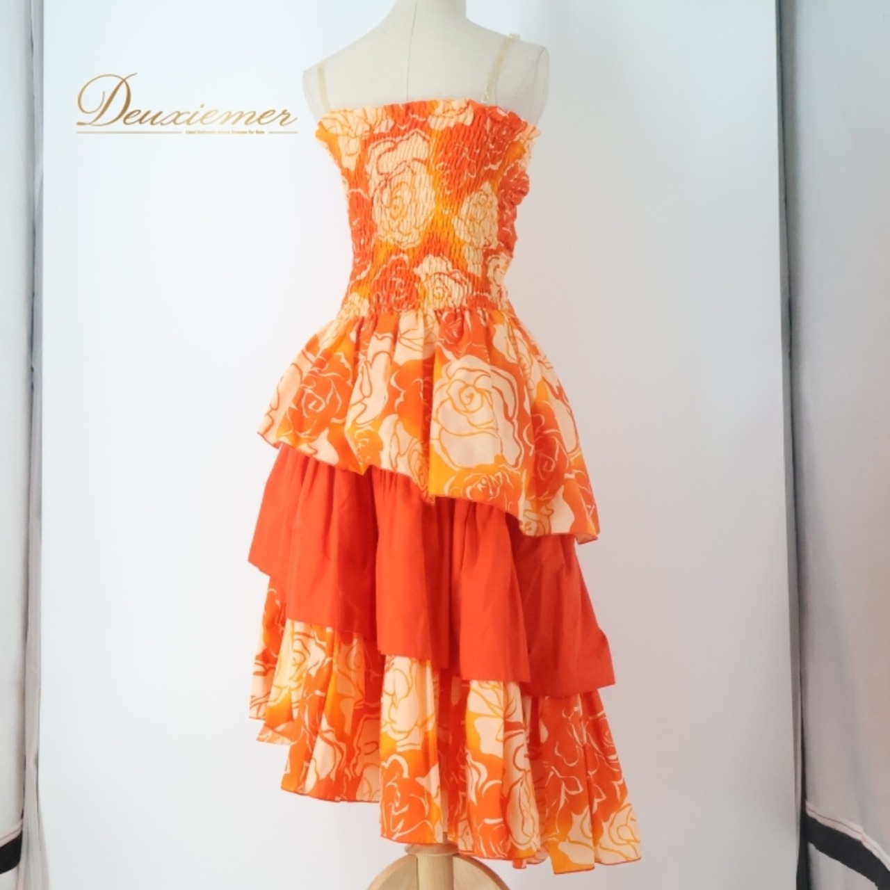 フラダンス 衣装 ワンピース ドレス オレンジ系 アロハスタンダード 日本製 バラ柄 ALOHA STANDARDS 花柄 ハワイアン アロハ フラ ダンス レッスン 練習 フリル アシンメトリー 華やか 鮮やか かわいい おしゃれ ホワイト系 橙 白 フラダンス衣装 オレンジ バラ 花柄 アロハシャツ ハワイ風 おしゃれワンピース リゾート