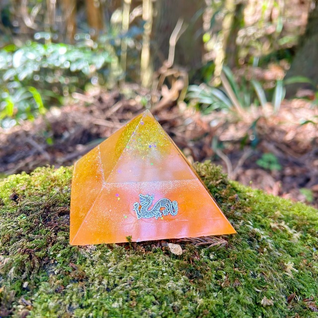 金龍さまピラミッドオルゴナイト（輝）