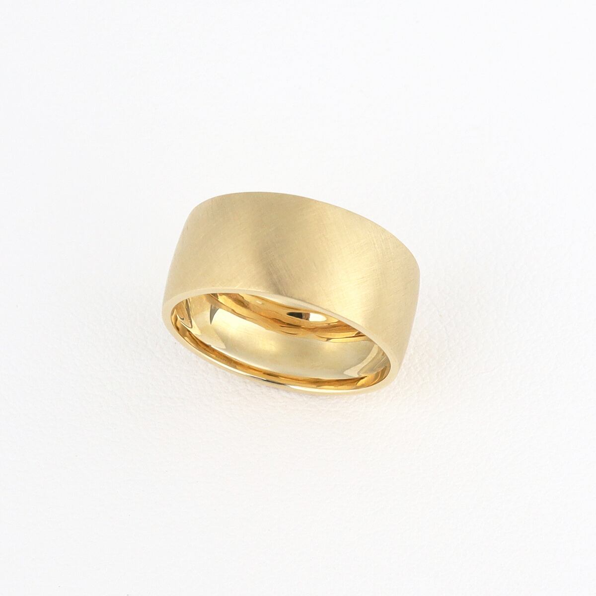Plain wide ring