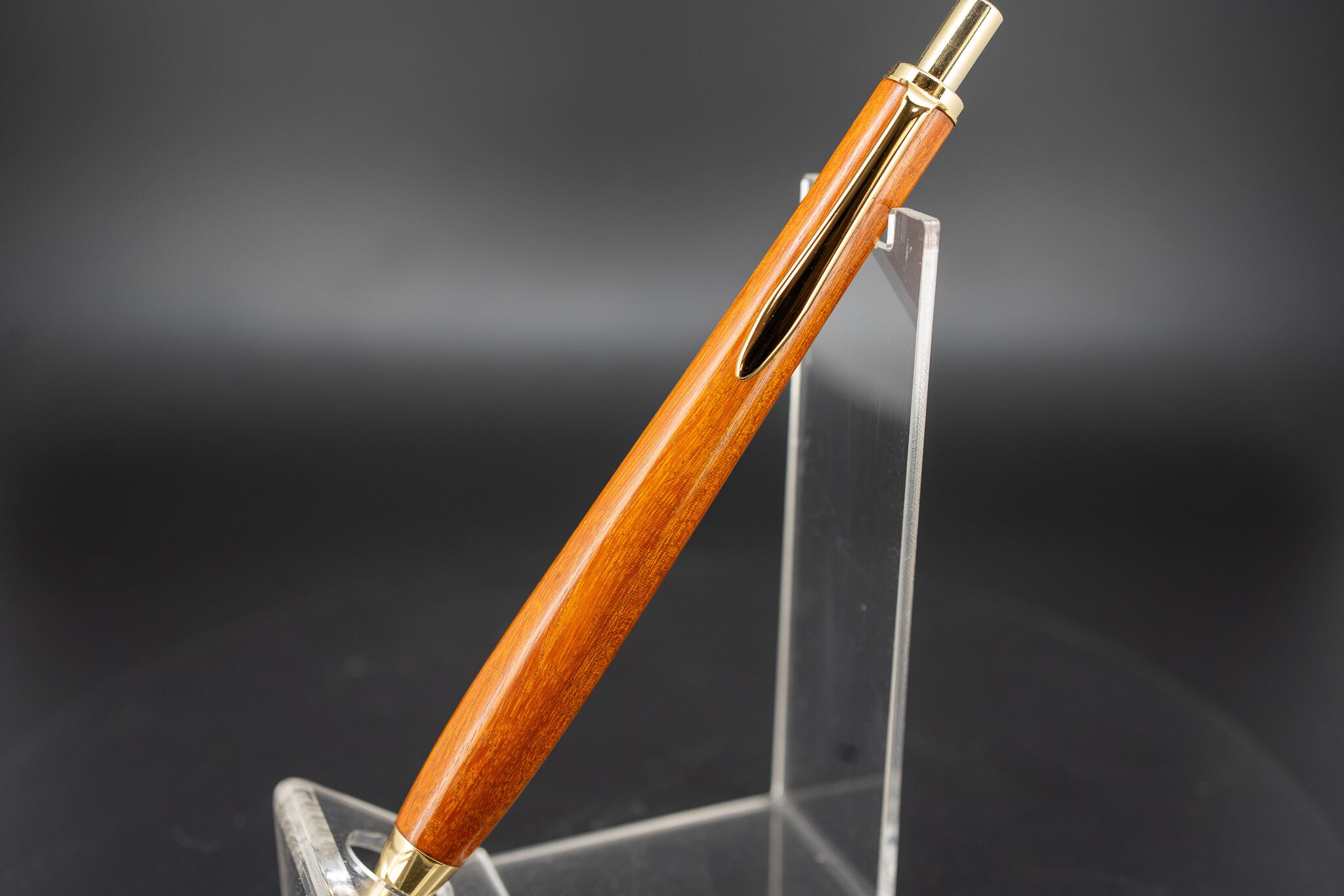 最高峰の弓材 】 フェルナンブーコ 細軸 gold MP | 木軸ペン工房 金杢犀