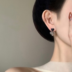 ダブル ハート モノトーン ピアス o22