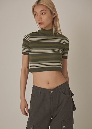 HIGH-NECK CROPPED TOPS