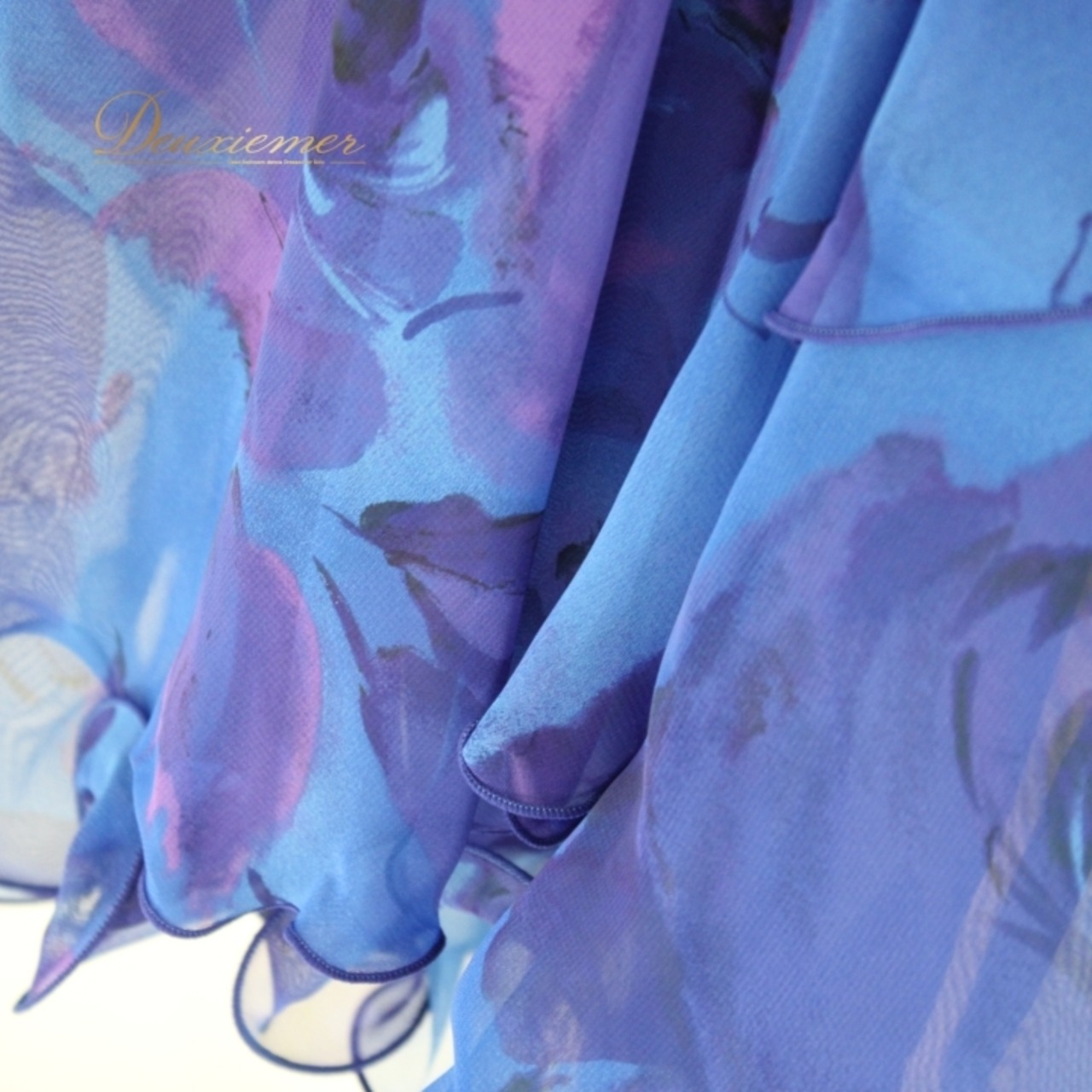 社交ダンス 衣装 スタンダード 上下セット ツーピース レッスンウェア パーティ衣装 レディース オールシーズン U:NA ユーナ 青 ブルー系 パーティ用 ダンスウェア レディース衣装 レッスン用 衣装 Mサイズ ファスナー付き 伸縮性あり トップス スカート 組み合わせ おしゃれ スタイリッシュ 花柄 フィット感 上品 カジュアル コスチューム ステージ衣装 軽量 高品質