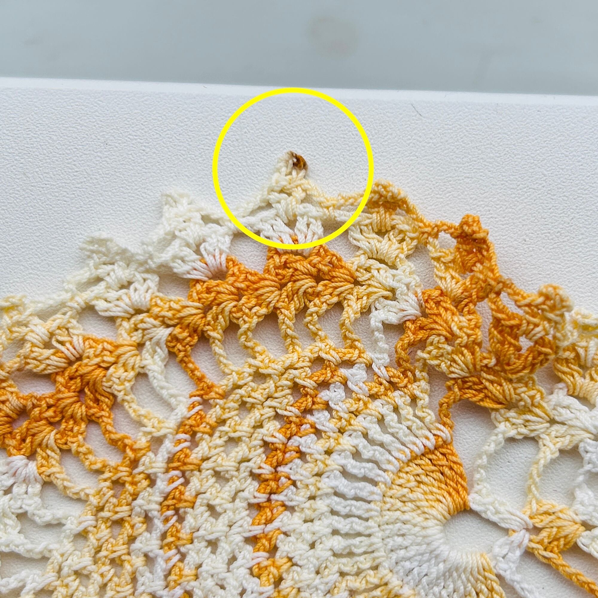 vintage オレンジ half サークル クロッシェドイリー | Milo Antiques