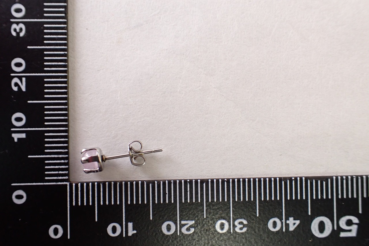 クンツァイトピアス　約5mm　[D9-129]