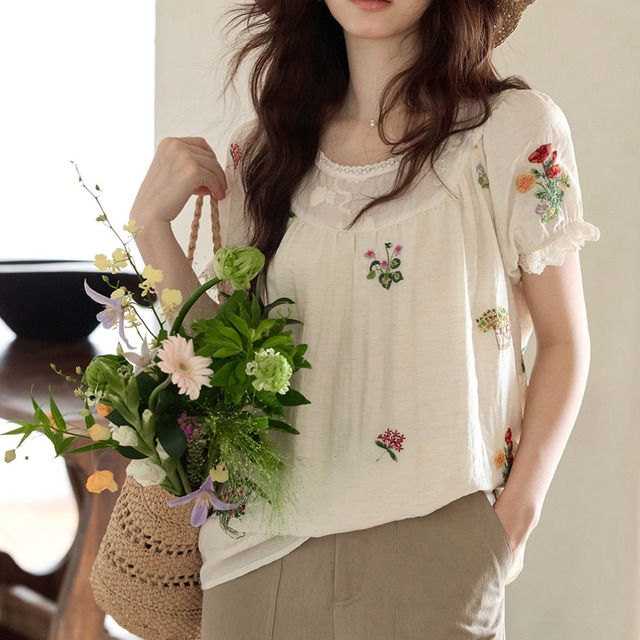 floral embroidered blouse