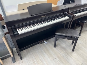 ★78139【電子ピアノ】YAMAHA　CLP735R　21年製