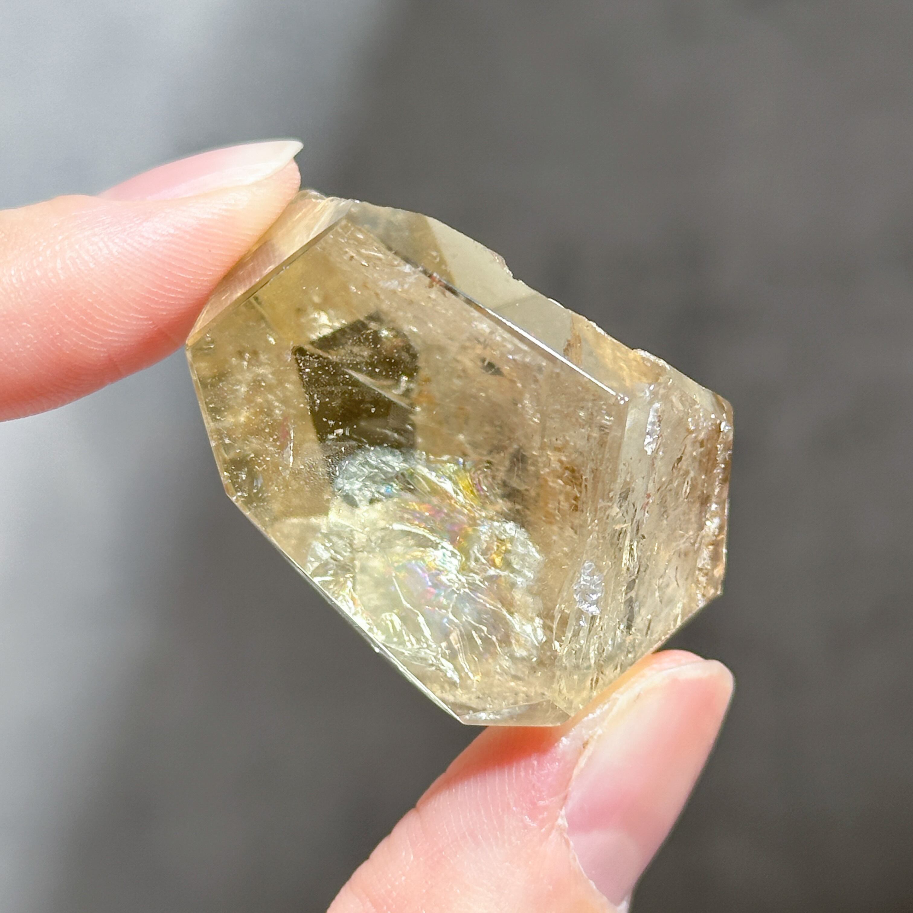 虹◎シトリン（黄水晶） フリーフォーム61◇ Citrine ◇ 天然石・鉱物
