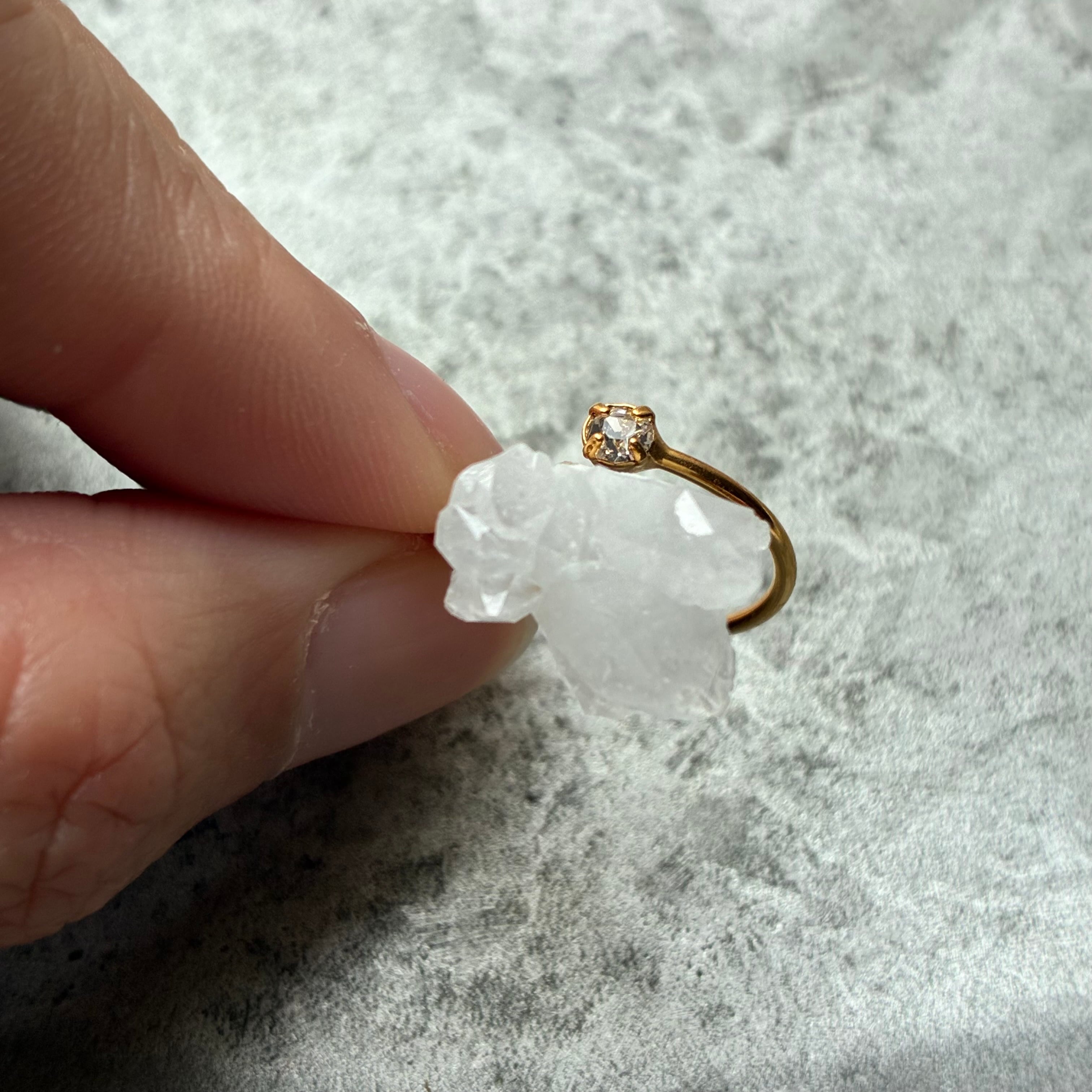 クォーツ (水晶) 鉱物リング 一点もの 指輪 フリーサイズ 原石 天然石