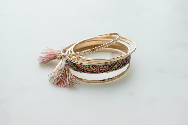 BANGLE BRACELET WITH JEWELS