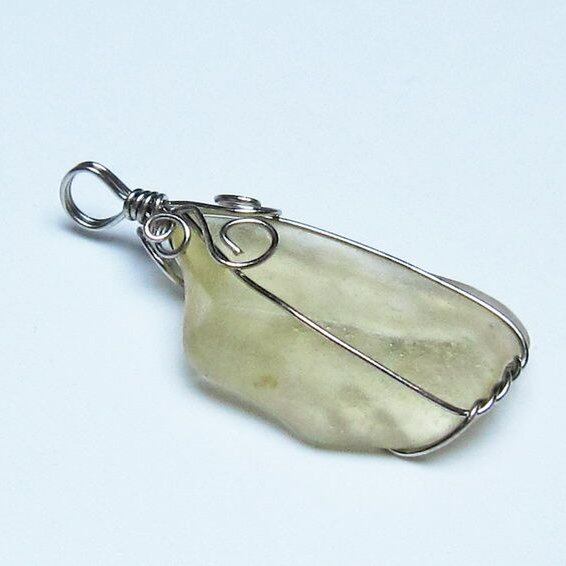 リビアングラス ペンダント 一点物 メール便可 112-13667