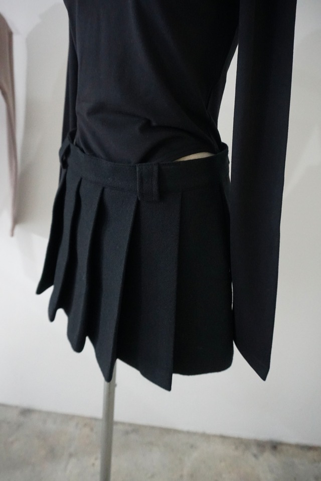 FRONT PLEATS SHORT PANTS (BLACK) 2412-84-63