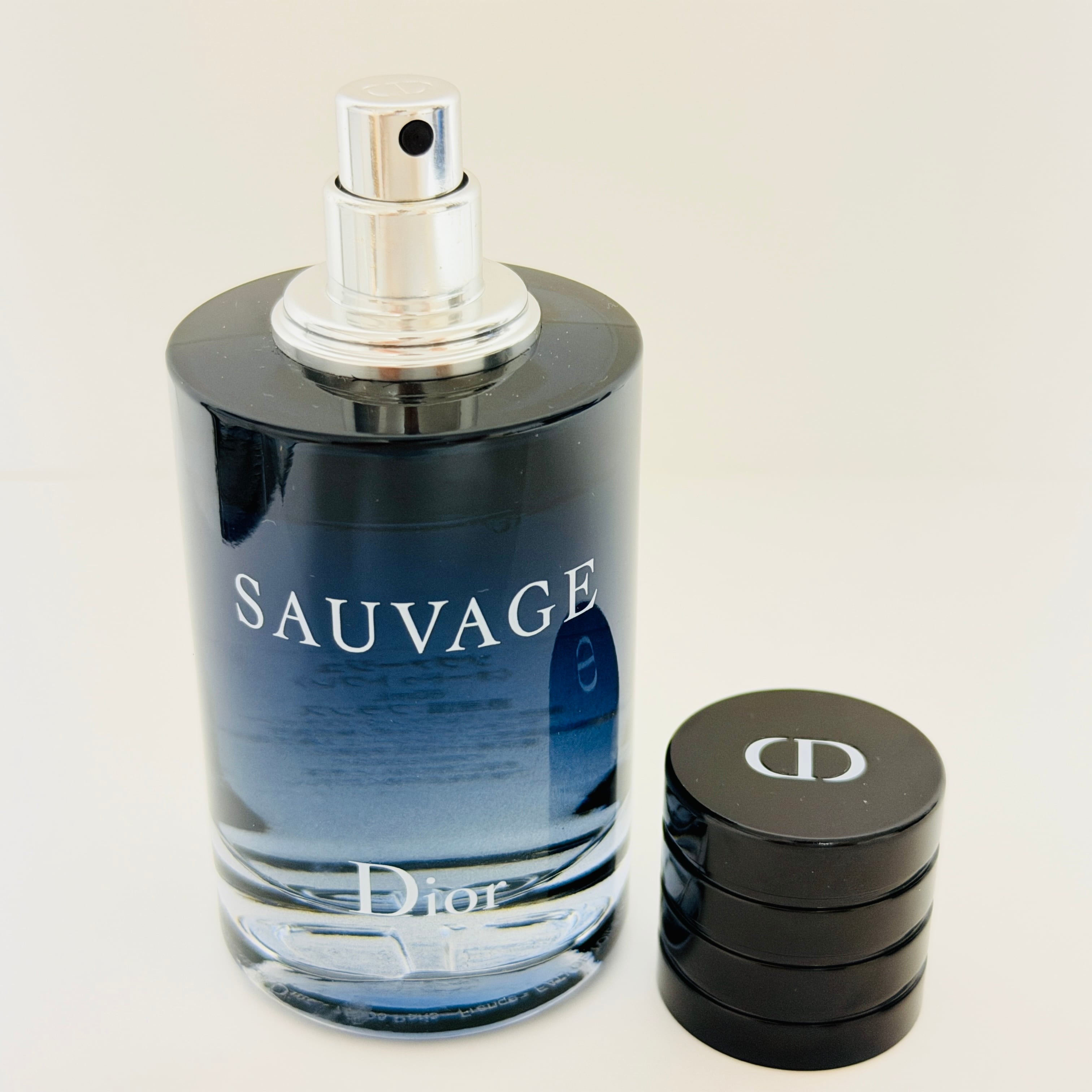 Dior クリスチャンディオール ソヴァージュ オードトワレ 60ml 2561 Dior クリスチャンディオール ソヴァージュ オードトワレ 60ml 2561
