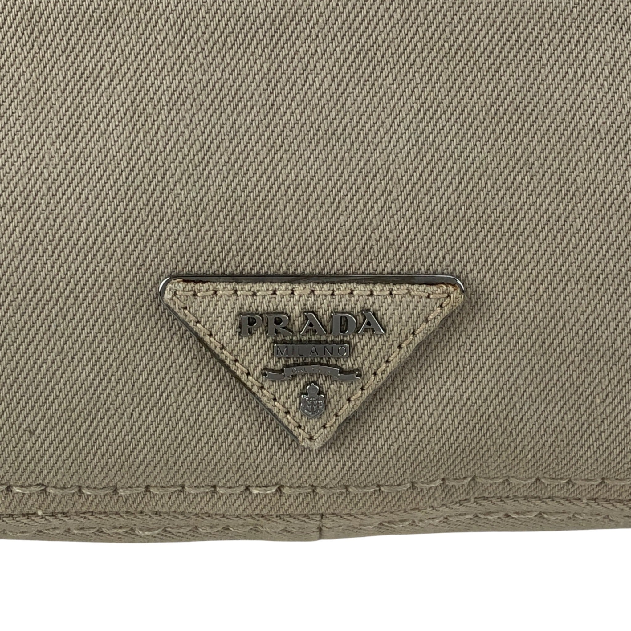 PRADA プラダ ショルダーバッグ ベージュ トライアングルロゴ