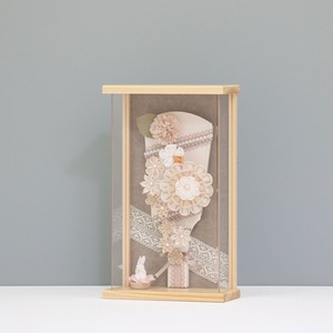 【大菊(モカ) つまみ 羽子板 9号】 羽子板飾り アクリルケース飾り 羽子板|木製|和モダン|レース|コンパクト