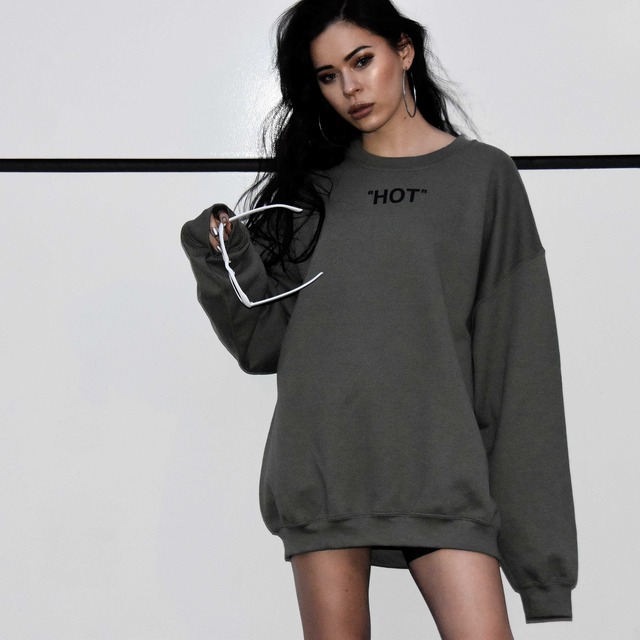 BLITT ”HOT” SWEAT CREW KHAKI