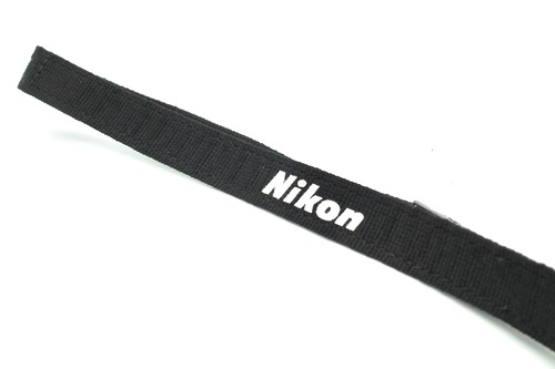 【New】Nikon 純正ストラップ(黒・細・ナイロン)