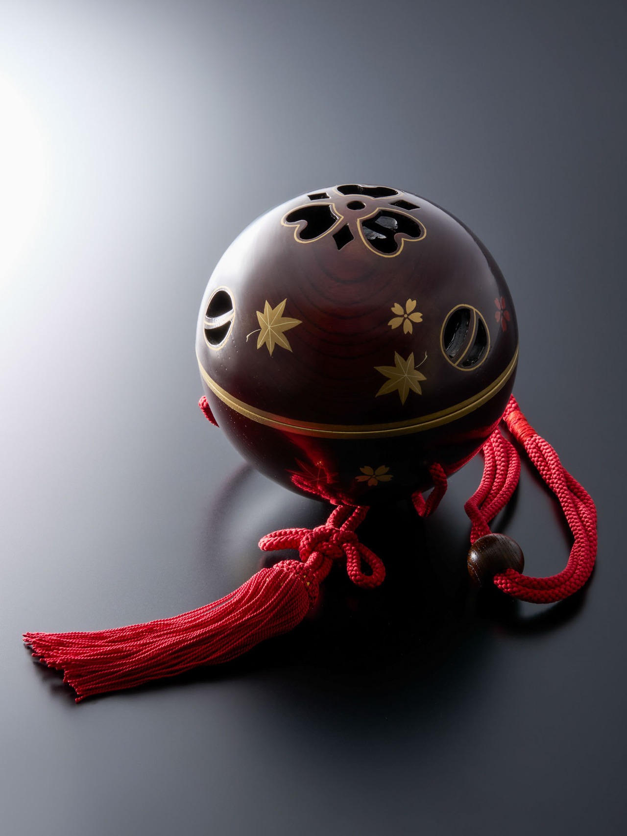 Hanging Incense ❝Kunshu❞ ® Shunjyu（Gold lacquer）Wipe-lacquering（Dark brown）Large14cm  Red tassel