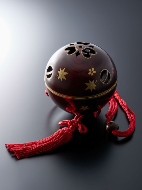 Hanging Incense ❝Kunshu❞ ® Shunjyu(Gold lacquer)Wipe-lacquering(Dark brown)Large14cm Red tassel Hanging Incense ❝Kunshu❞ ® Shunjyu(Gold lacquer)Wipe-lacquering(Dark brown)Large14cm Red tassel