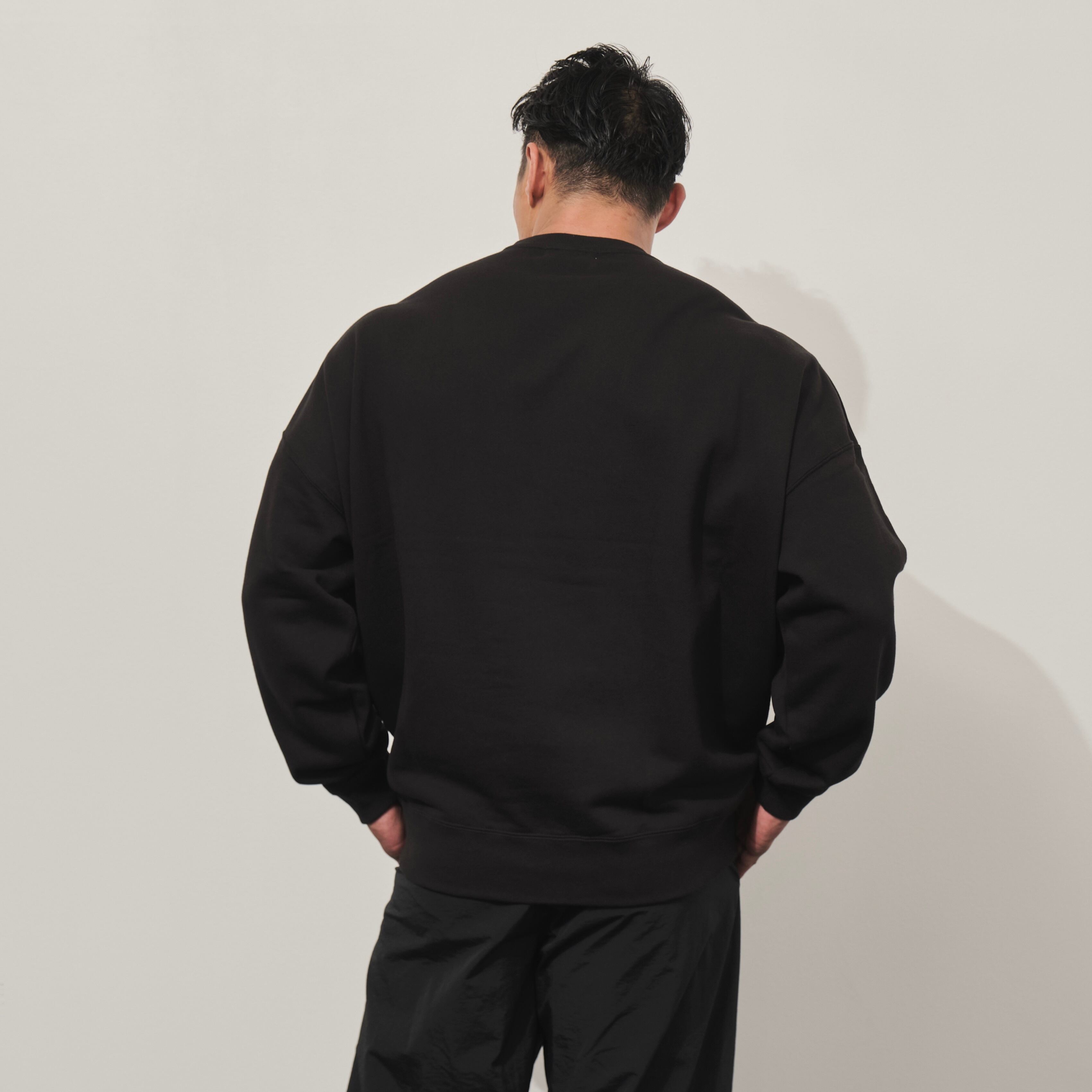 big silhouette crew neck sweat (BLACK) | STUD FACTORY