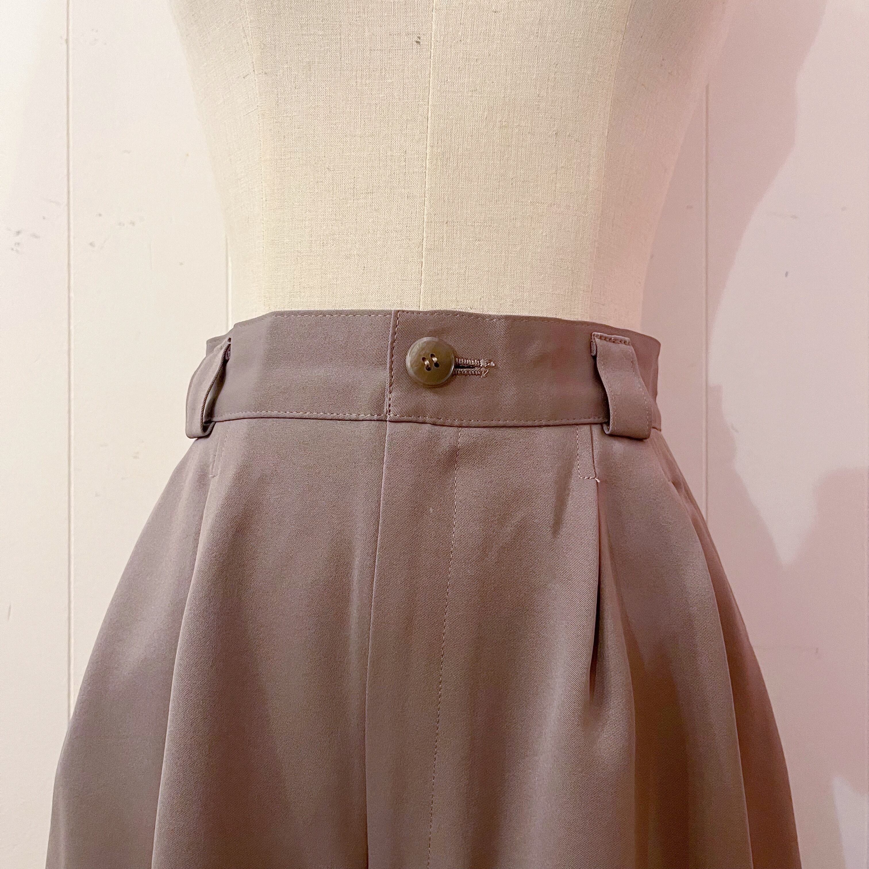 gray beige flare half pants