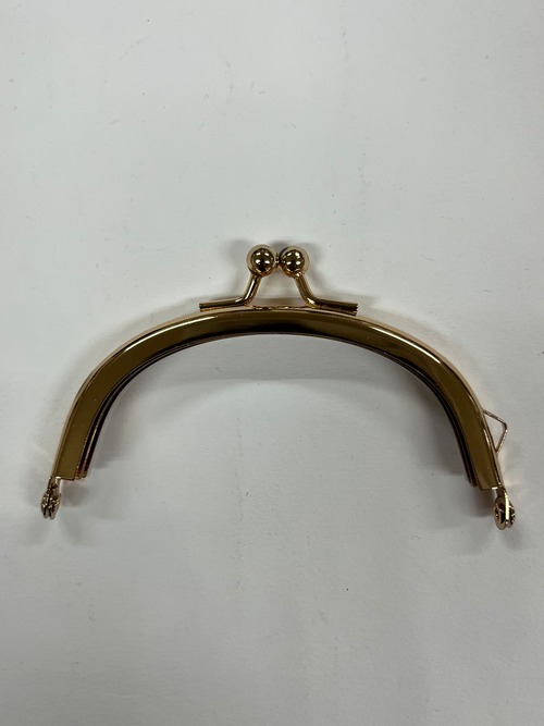 28クシ丸(横約8.5㎝×高さ約3.5㎝)　6㎜丸玉　出しｶﾝ　　　（ｺﾞｰﾙﾄﾞ）