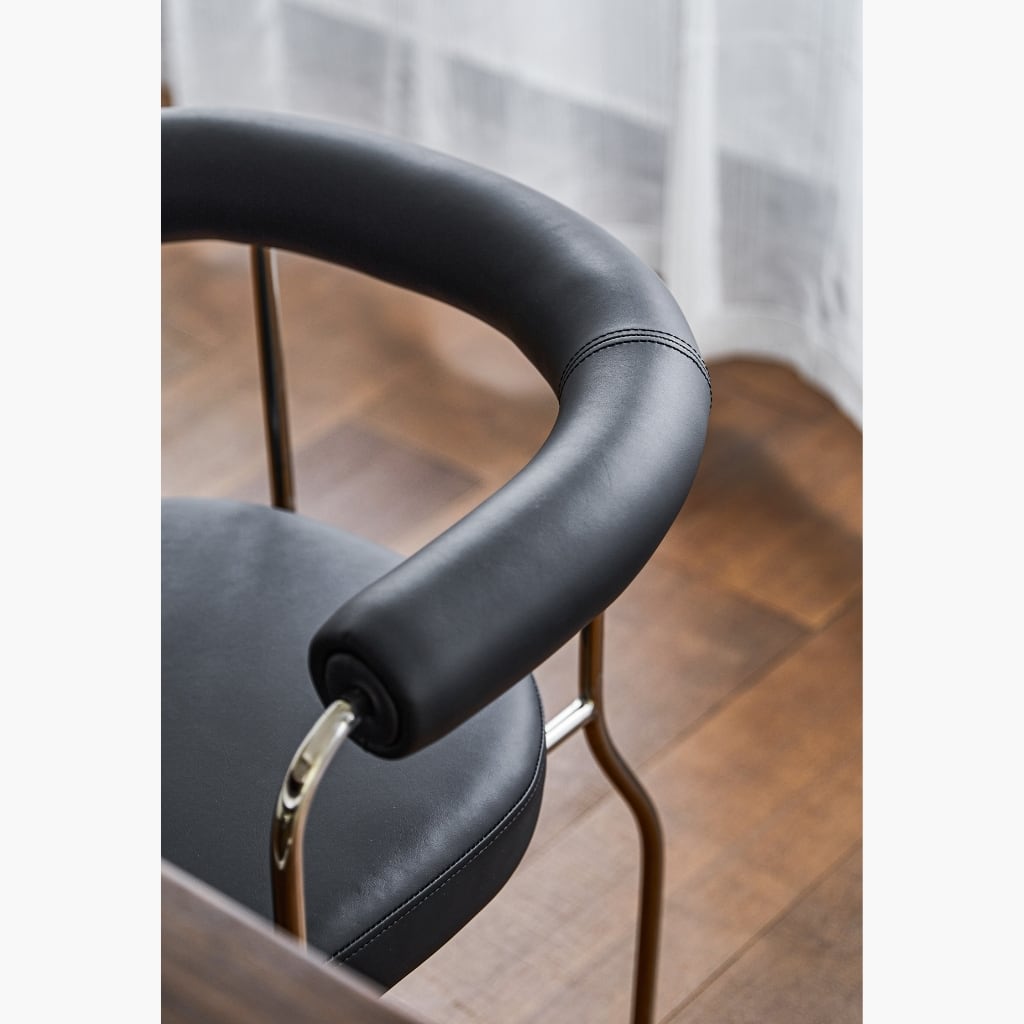 Center Arm Chair Black / センターアームチェア ブラック | KuHoN Center Arm Chair Black / センターアームチェア ブラック | KuHoN