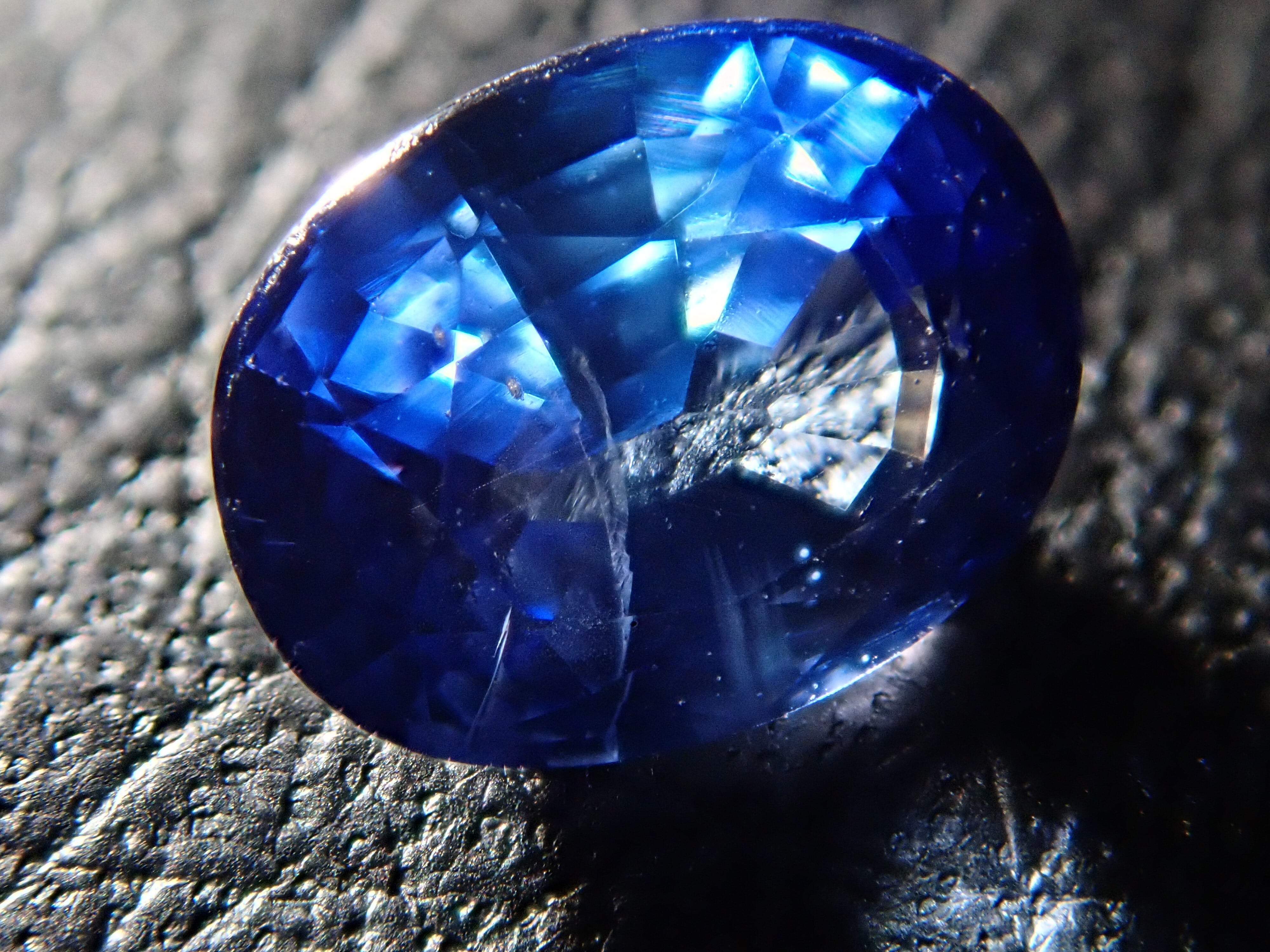 Gem Shop Urcaguary(ウルカグアリー:宝石ルース専門店)