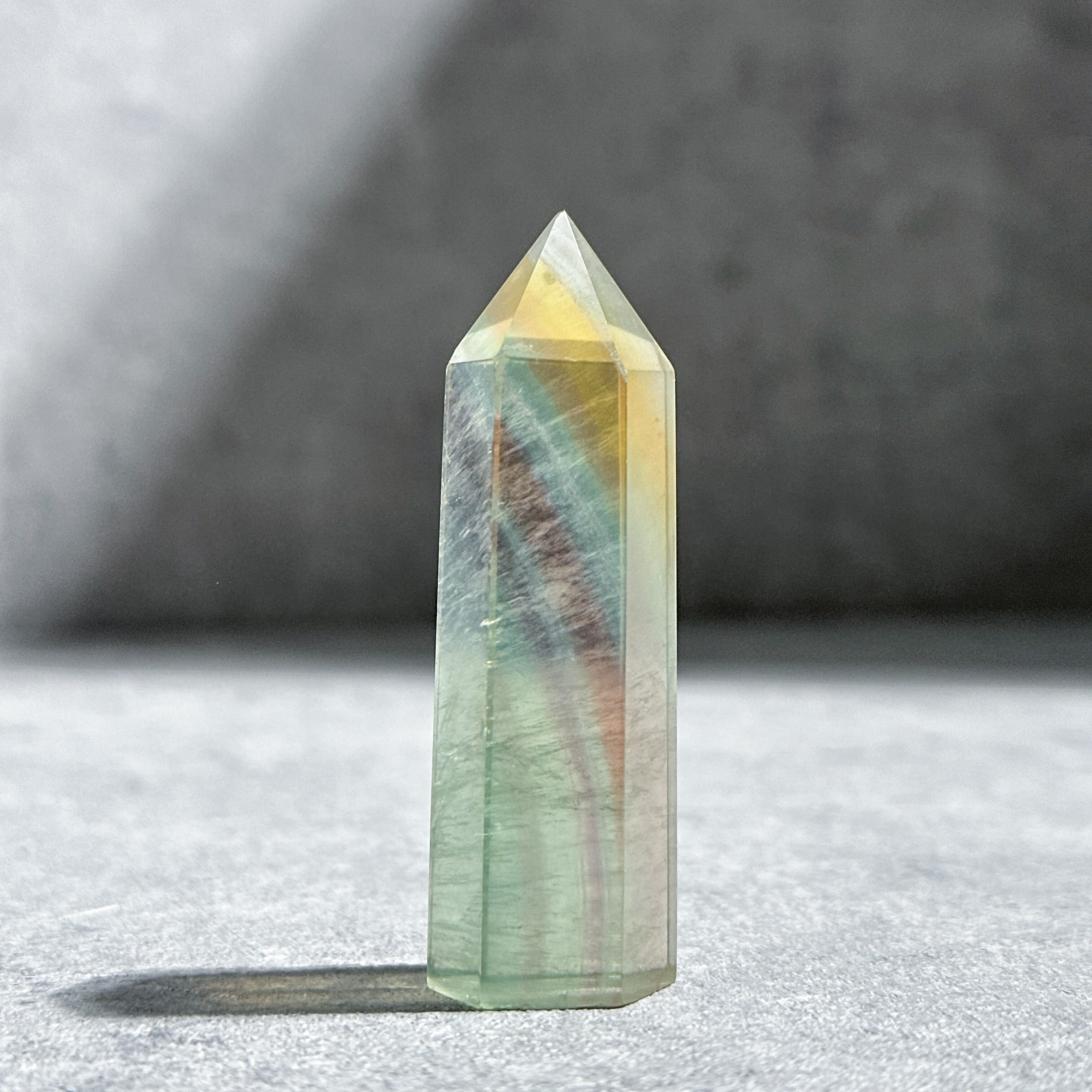 レインボーフローライト タワー型84◇ Rainbow Fluorite ◇天然石・鉱物・パワーストーン