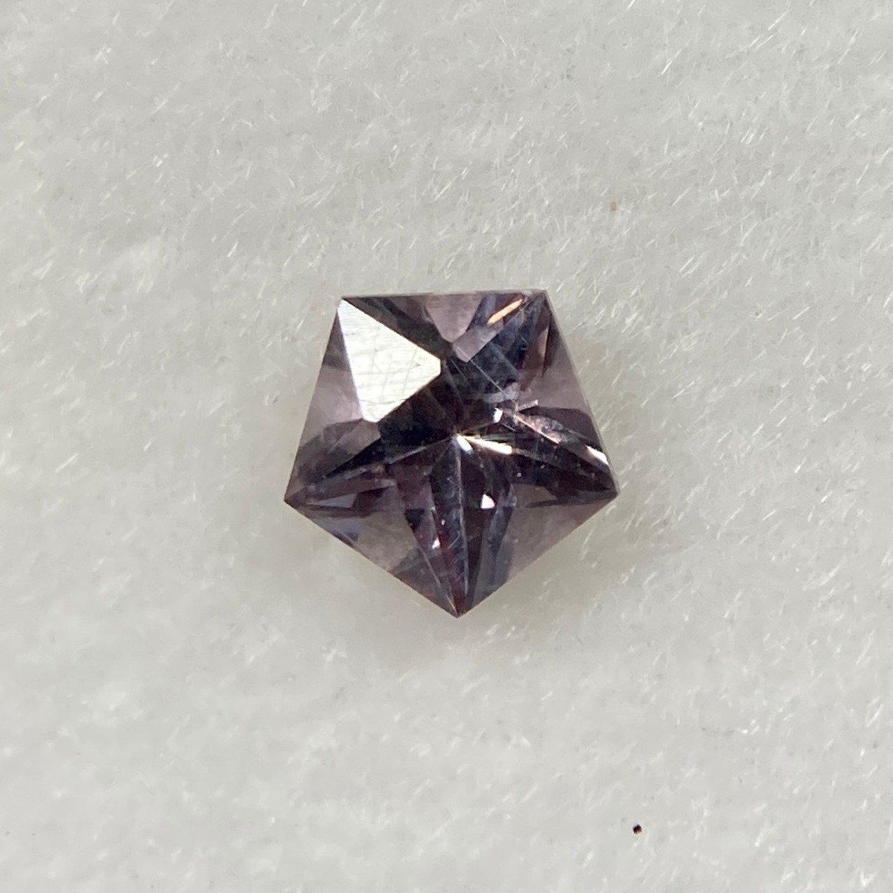 星のスピネル 約4.1mm r-0511