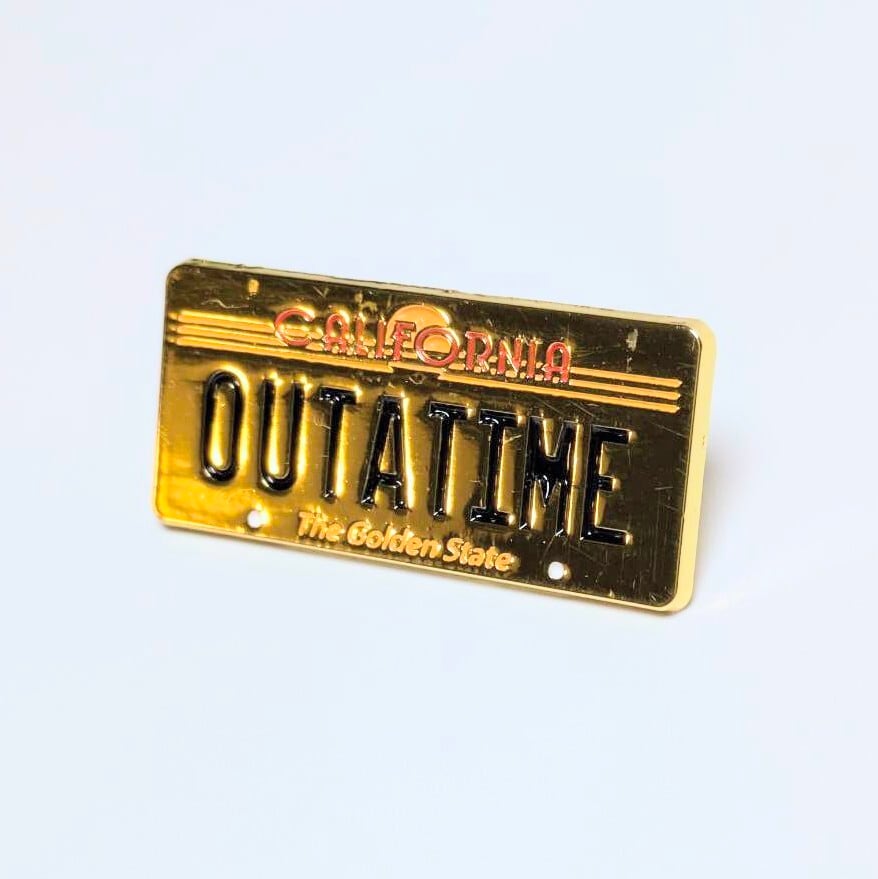 再入荷!送料無料! ★ピンズ PINS★ピンバッジ 【 Back to the Future(バックトゥザフューチャー)】 OUT A TIME / デロリアンナンバープレート〚アメリカン雑貨 アメトイ〛