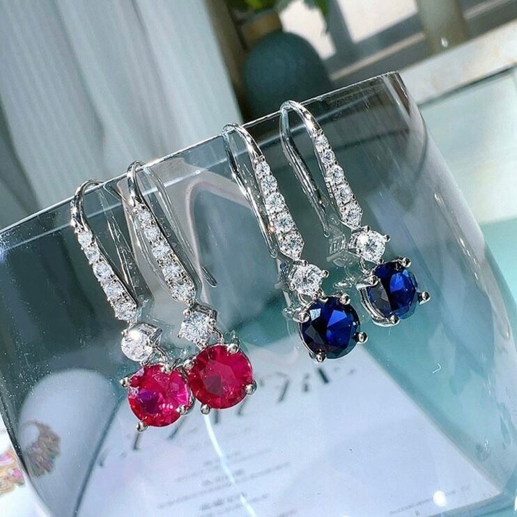 人工ルビー ラウンド 高炭素ダイヤモンド キラキラ ゴージャス フック