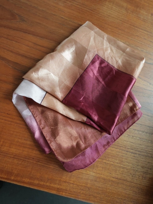 <vintage>square design scarf