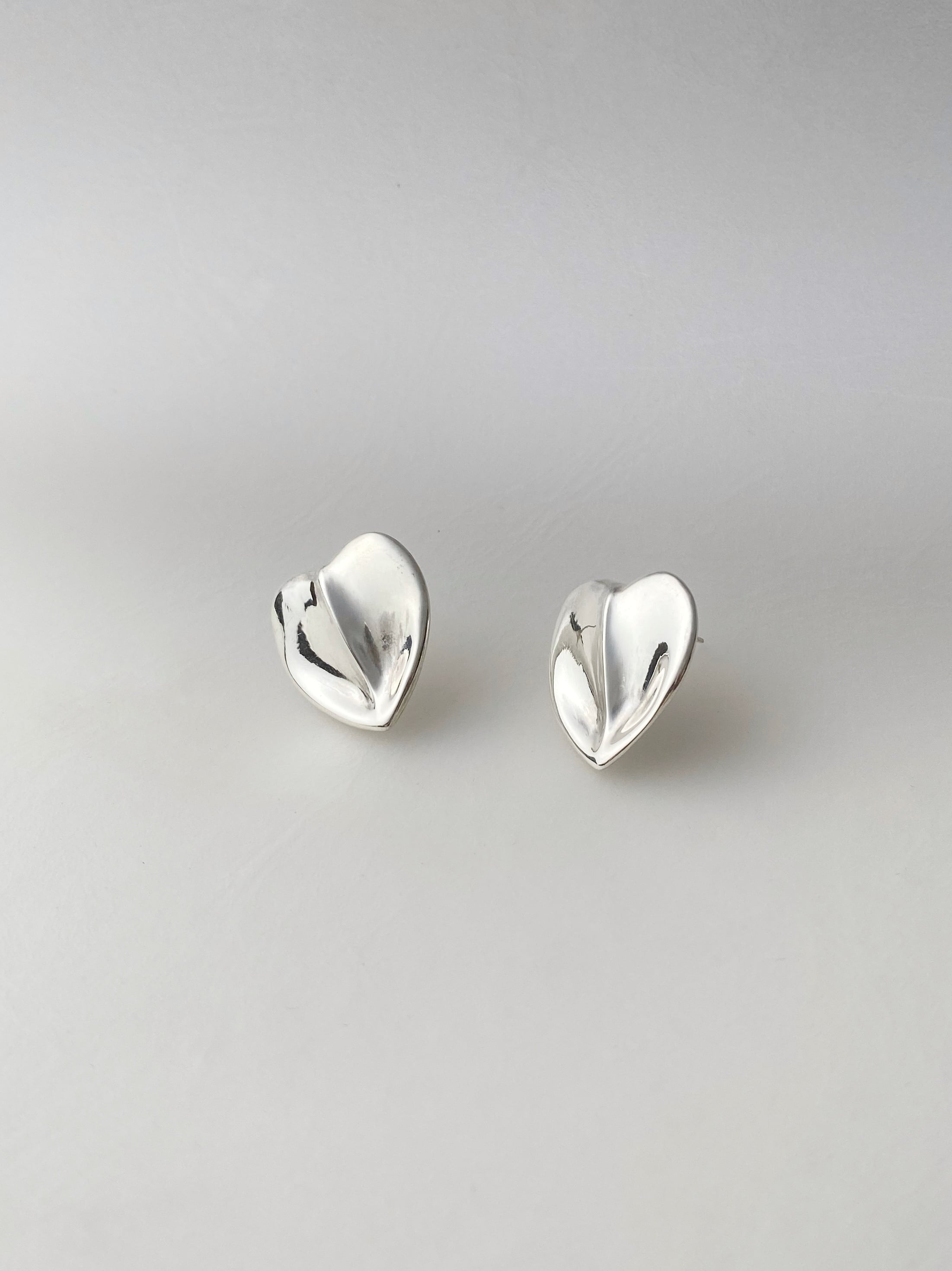 受注品】hert shell pierce/earring | Lana Swans 受注品】hert shell pierce/earring | Lana Swans