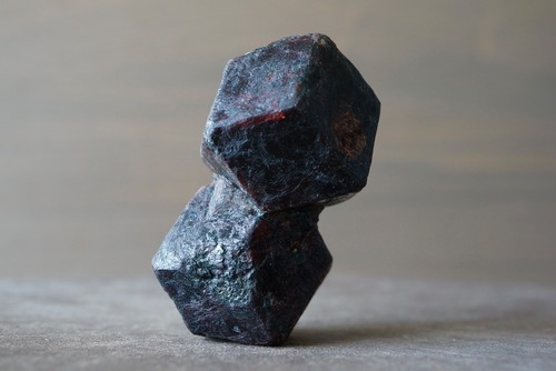 アルマンディン・ガーネット Almandine Garnet Twin 923