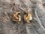 Vintage gold reaf earring