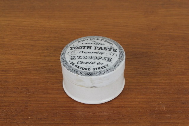 イギリス　アンティーク　トゥースペーストジャー　歯磨き粉　陶器ポット　TOOTH PASTE　小物入れ