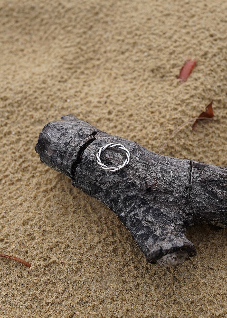 Twist Flow Ring | yara
