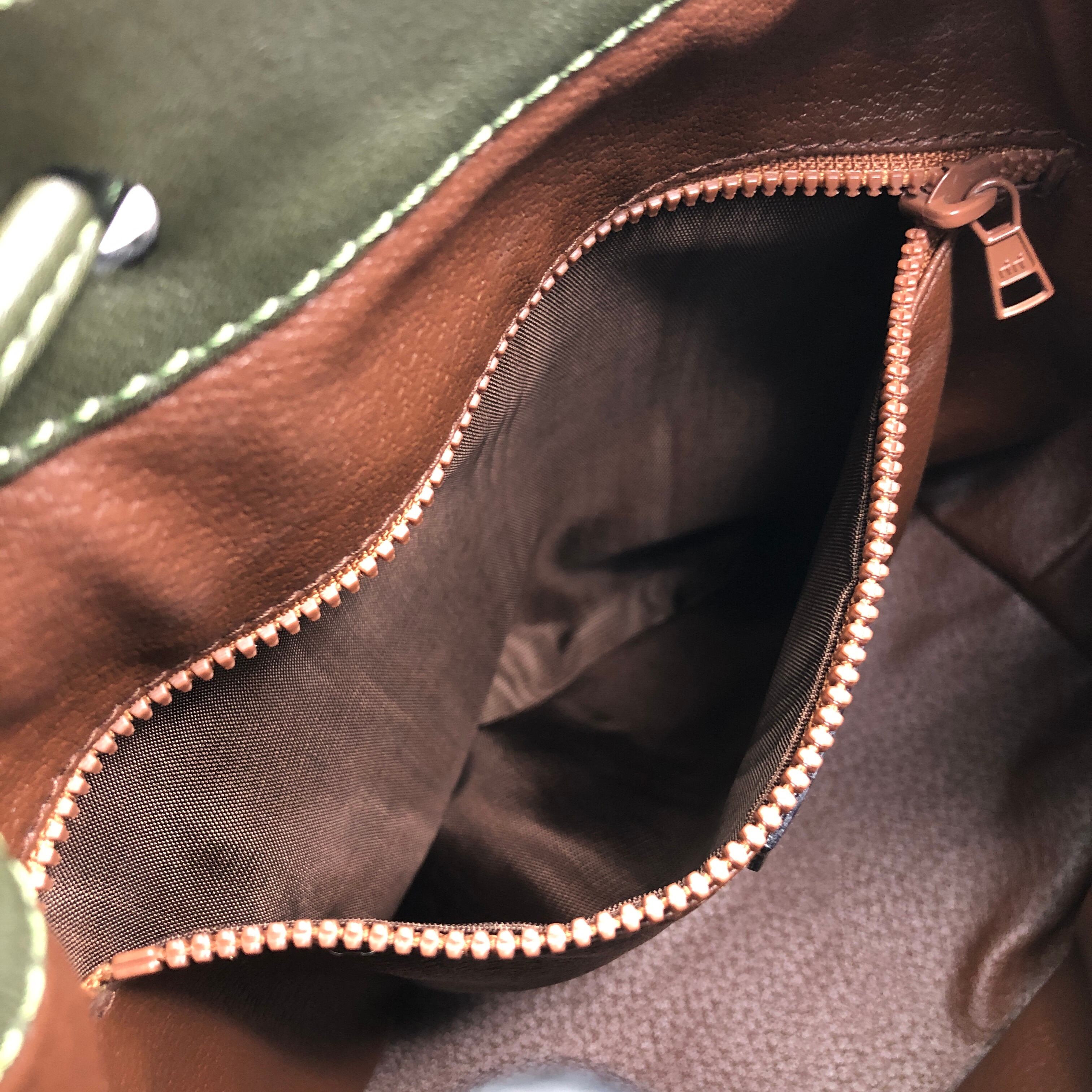 CELINE セリーヌ ショルダーバッグ グリーン ブラゾン型押し レザー