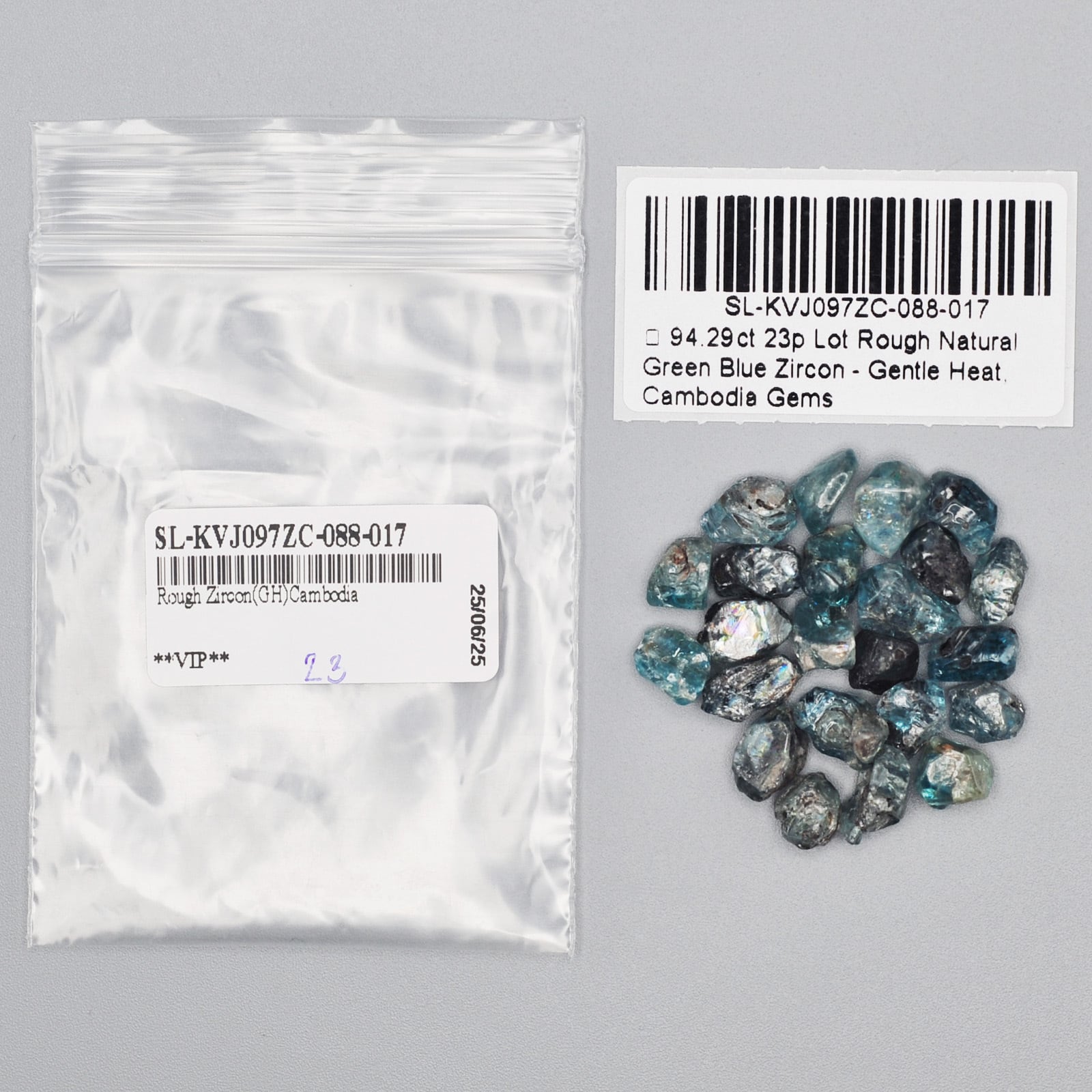 カンボジア産】ナチュラル グリーンブルージルコン原石 94.29ct（23個