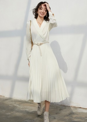 【天然シルク】Vネックプリーツロングワンピース