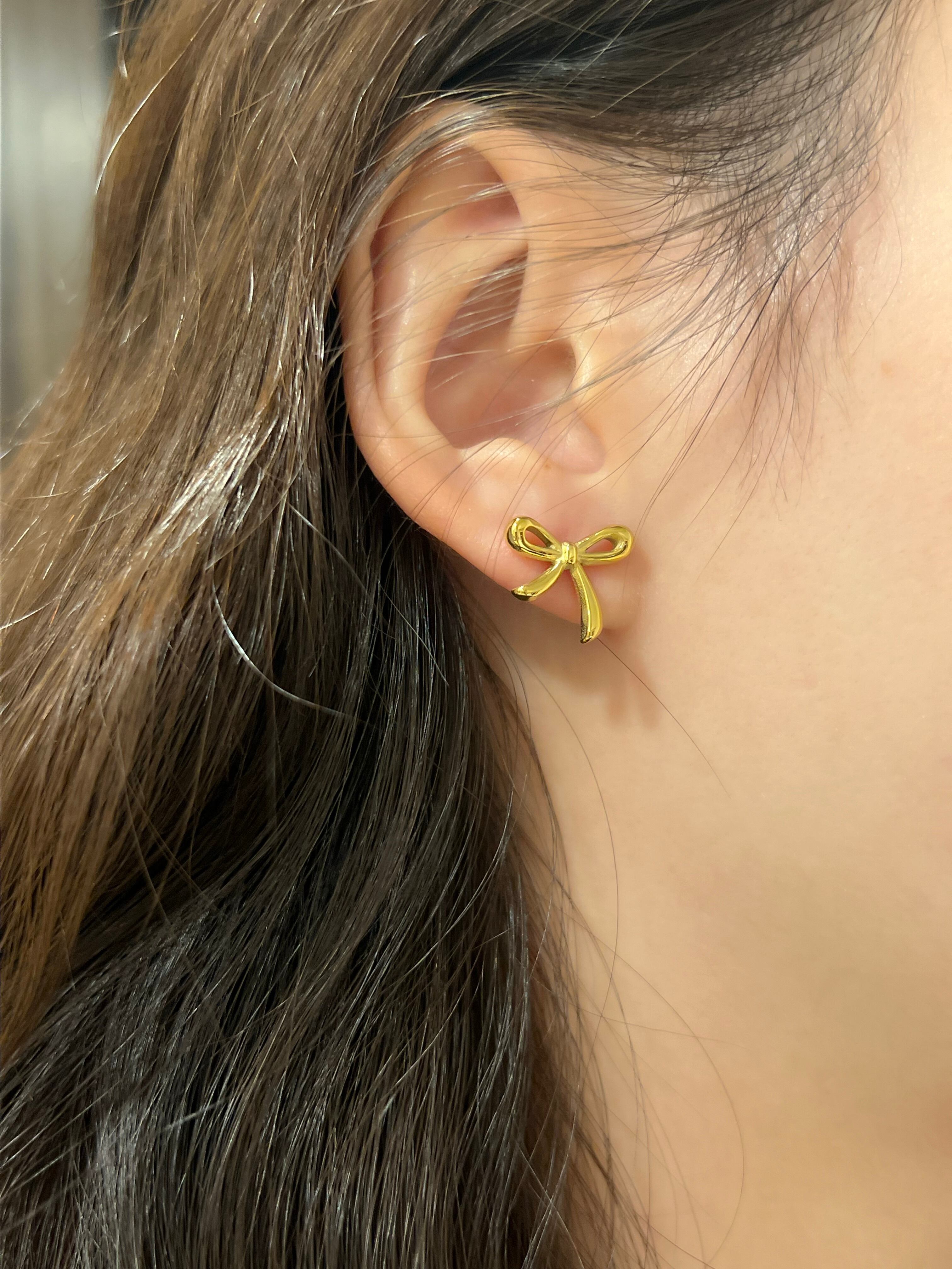 Simple ribbon pierce | Larme.
