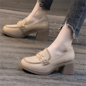 【送料無料】 シューズ 靴 パンプス ローファー 2色 ハイヒール チャンキーヒール 丸トゥ ラウンドトゥ PU クラシカル エレガント 可愛い 大人可愛い きれいめ シンプル カジュアル シック コンサバ 華やか 大人 上品 おしゃれ お洒落 こなれ感 高見え 高級感 ラフ 無地 春 秋 10代 20代 30代 40代 レディース 女性 デート お出かけ 女子会 お呼ばれ 休日 お茶会 授業参観 結婚式 二次会 パーティ 演奏会 デイリーユース 普段使い オルチャン 韓国系 ファッション バックル