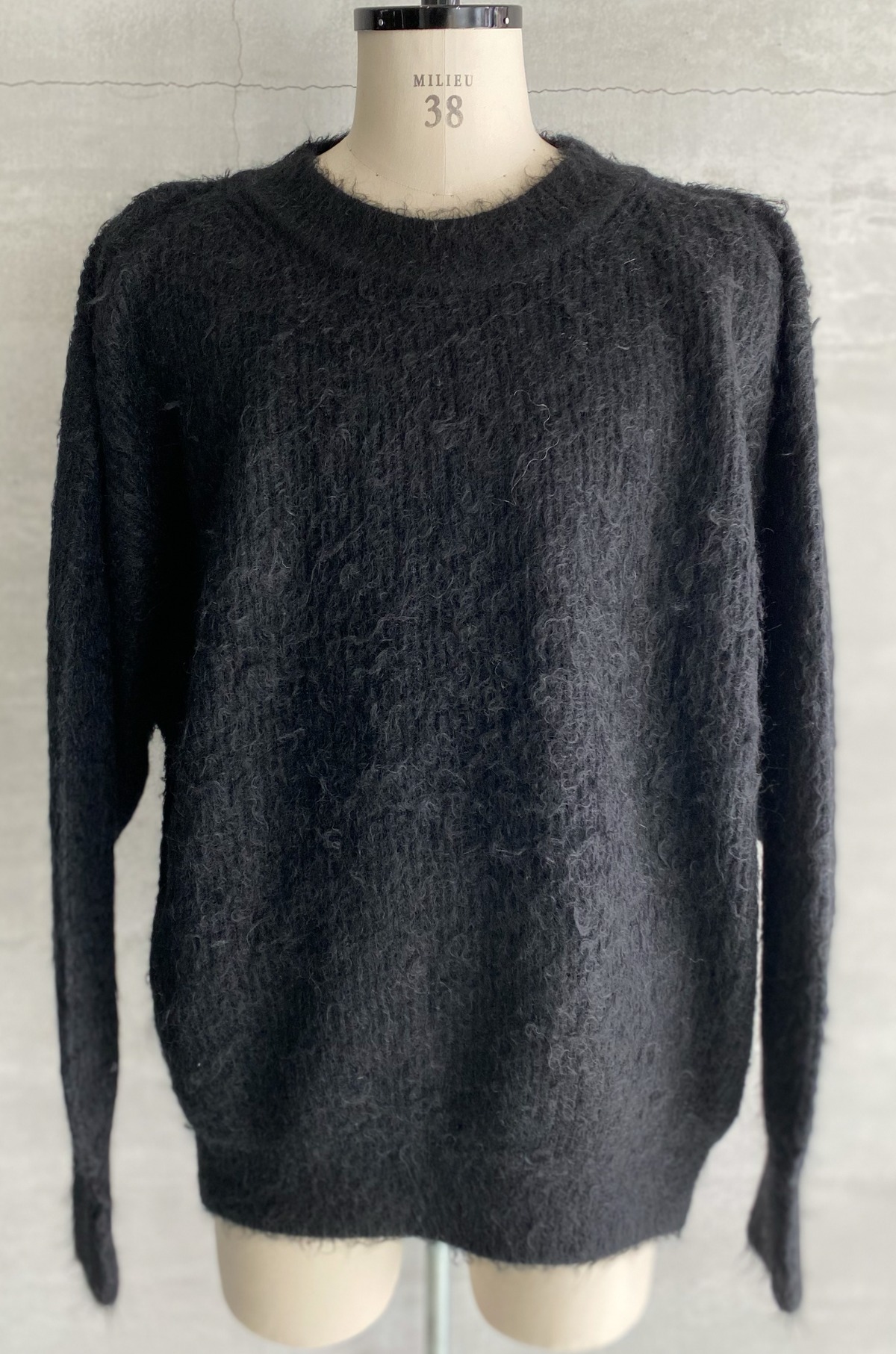 M22-2-006_SHAGGY CREW NECK KNIT_C/#BLACK | maisonmill powered by BASE