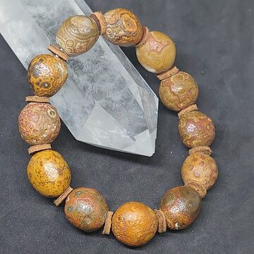 モンゴルゴビ瑪瑙 原石 金銭眼石母岩標本 置物 レア品 ゴビ瑪瑙 ゴビ石  