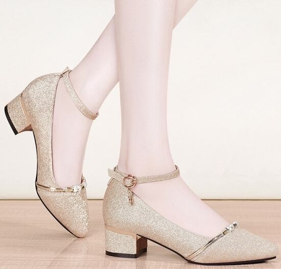 日本製 スクエアヒールベルト付きパンプス 受注発注 Standupmaths Com